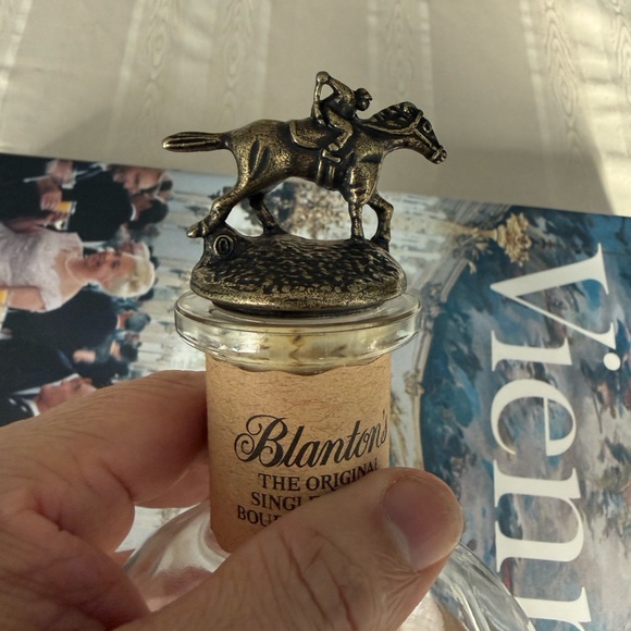 Blanton's Single Barrel Bourbon EMPTY BOTTLE letter “0” Cap - Picture 3 of 4